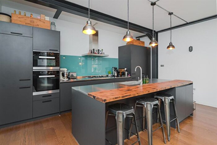 3 Bedroom Apartment To Rent In Glentham Road, SW13