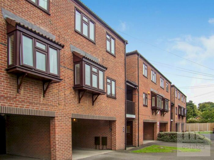 2 Bedroom Flat To Rent In Lenton Manor, Lenton, Nottingham, NG7