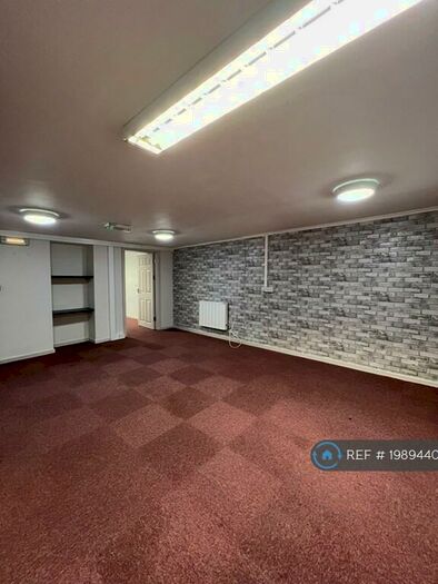 1 Bedroom Flat To Rent In King Street, Carmarthen, SA31