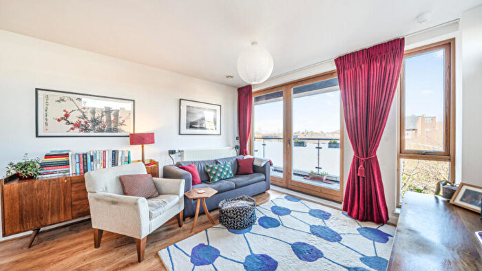 2 Bedroom Flat For Sale In Capworth Street, Leyton, E10