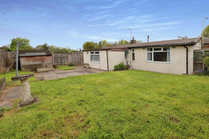 2 Bedroom Bungalow For Sale In Wood Lane, Wolverhampton, West Midlands, WV10