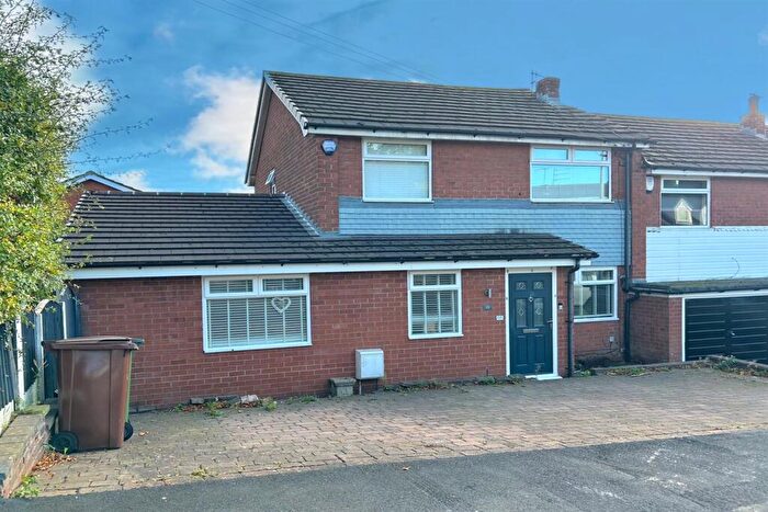 4 Bedroom Semi-Detached House For Sale In Ricroft Road, Compstall, Stockport, SK6
