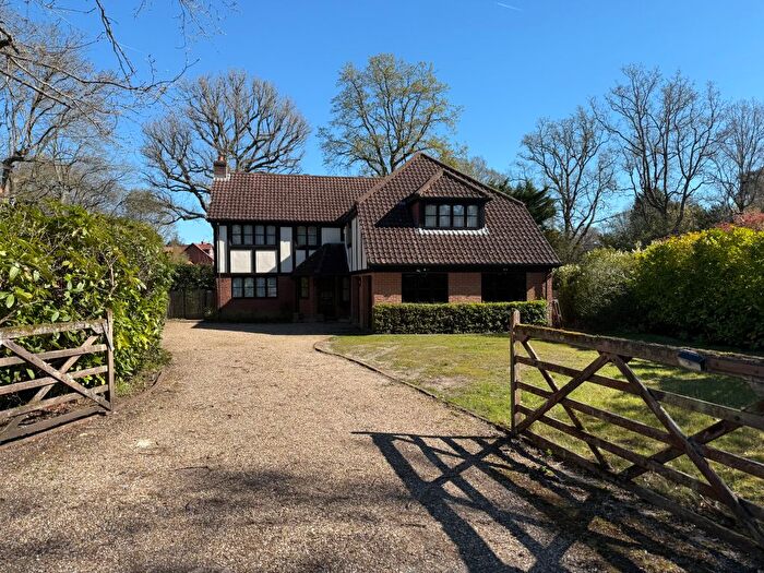 5 Bedroom Detached House For Sale In Fairway Close, Hook Heath, Woking, GU22