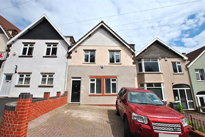 2 Bedroom Flat For Sale In Wells Road, Bristol, BS14