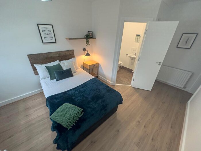 5 Bedroom Terraced House To Rent In Kensington, L7