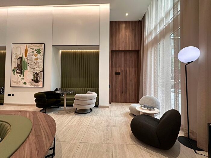 1 Bedroom Flat To Rent In Cascade Way, London, W12