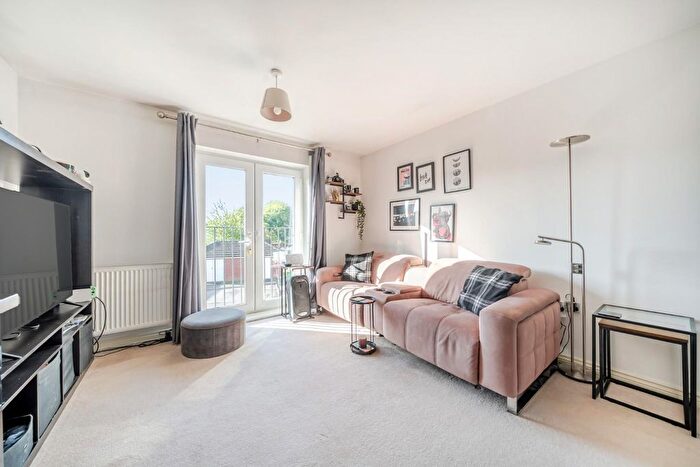 1 Bedroom Flat For Sale In Cambrai Close, Portsmouth, PO3