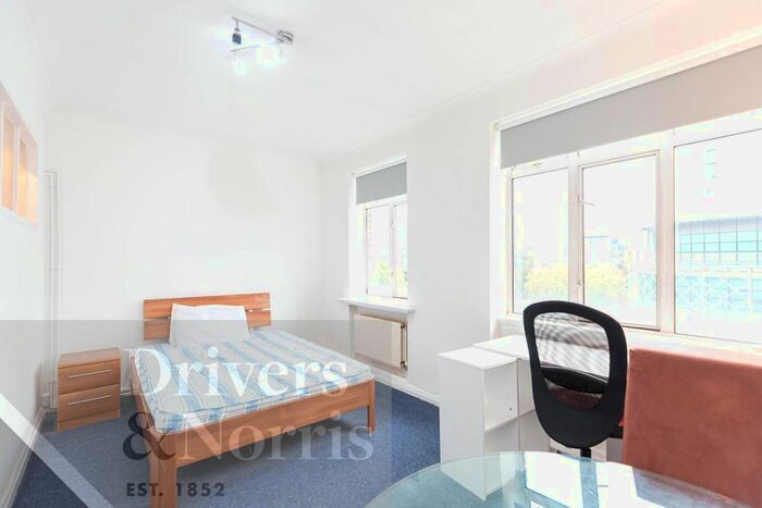 Studio To Rent In Warren Court, Euston, London, NW1