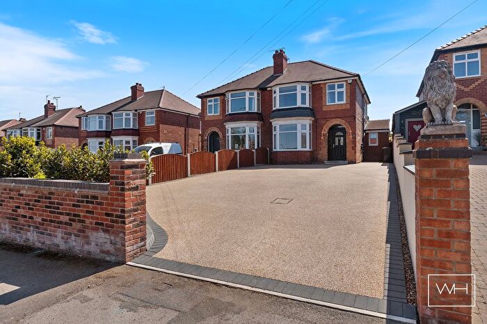 3 Bedroom Semi-Detached House For Sale In Barnsley Road, Scawsby, Doncaster, DN5