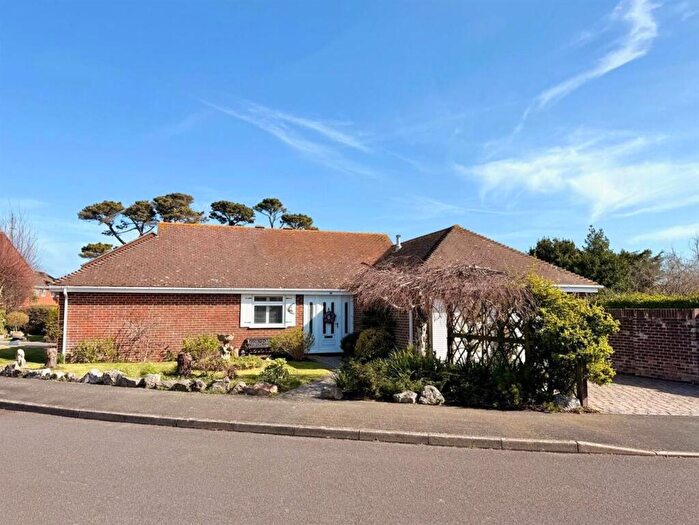 3 Bedroom Detached Bungalow For Sale In Goldring Close, Hayling Island, PO11