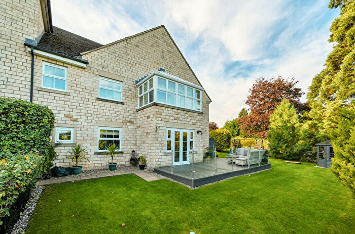 3 Bedroom Flat For Sale In Lakeside Approach, Barkston Ash, Tadcaster, LS24