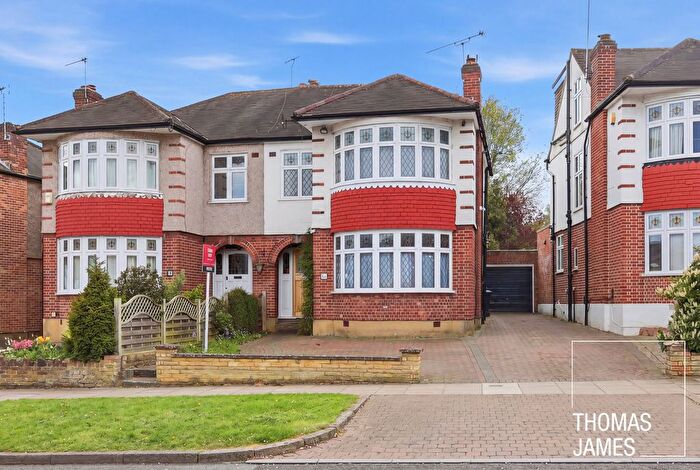 3 Bedroom Semi Detached House For Sale In Bincote Road, Enfield, EN2