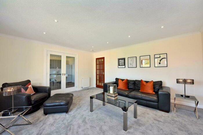 3 Bedroom Flat To Rent In Hilton Heights, Hilton, Aberdeen, AB24