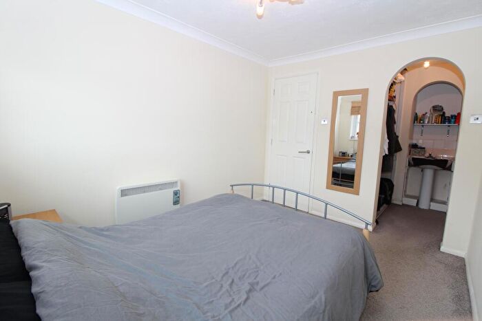 2 Bedroom Apartment To Rent In Clover Way, Wallington, SM6