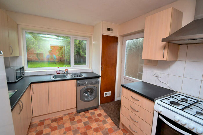 4 Bedroom Detached House To Rent In Martinmass Close, Lenton, Nottingham, NG7