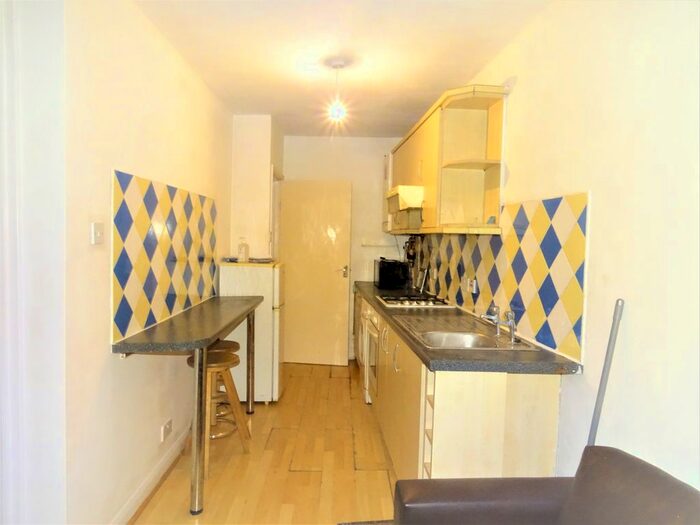 1 Bedroom Flat To Rent In North Parade, North Road, Southall UB1