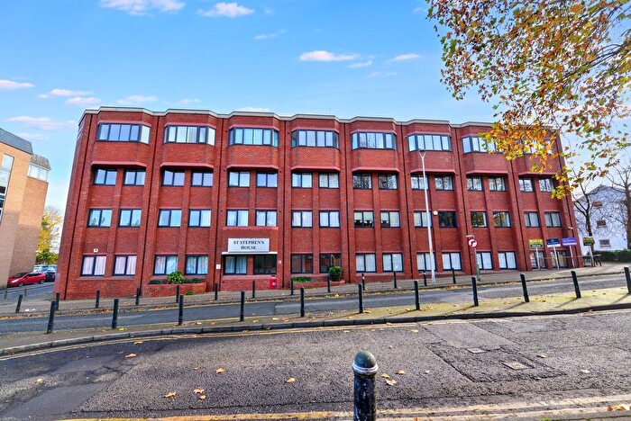 2 Bedroom Flat To Rent In Prospect Hill, Redditch, B97