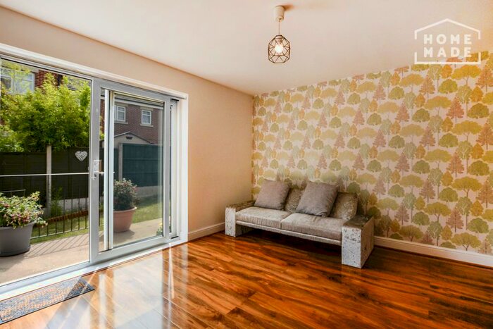 3 Bedroom Semi-Detached House To Rent In Tewson Road, London, SE18