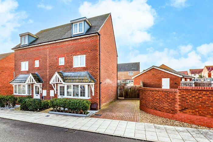 4 Bedroom Semi-Detached House For Sale In Blairgowrie Road, Priors Hall, NN17