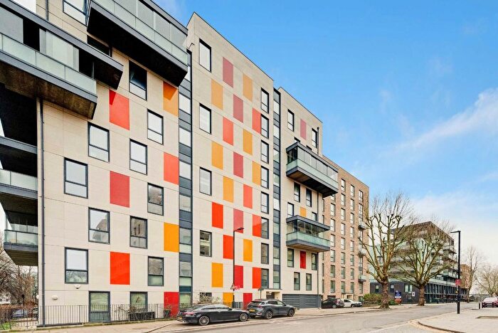 1 Bedroom Flat For Sale In Bollo Bridge Road, Acton, W3