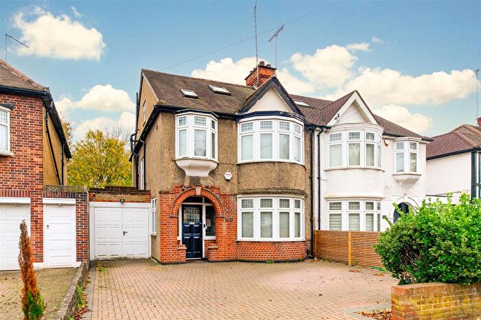 5 Bedroom Semi-Detached House To Rent In Holders Hill Road, Hendon, London, NW4