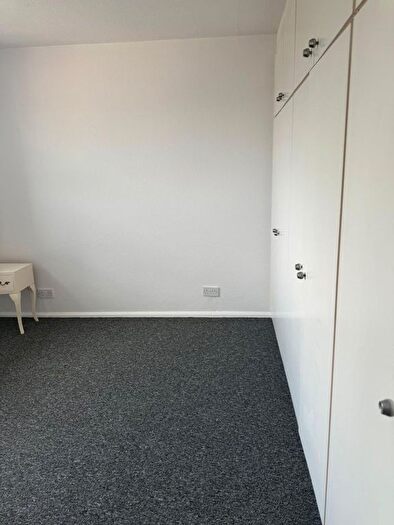 1 Bedroom Flat To Rent In B Cockfosters Road, Barnet, EN4