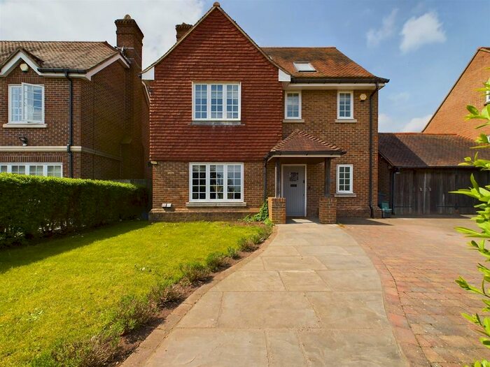 5 Bedroom Detached House To Rent In Netherne Lane, Coulsdon, CR5