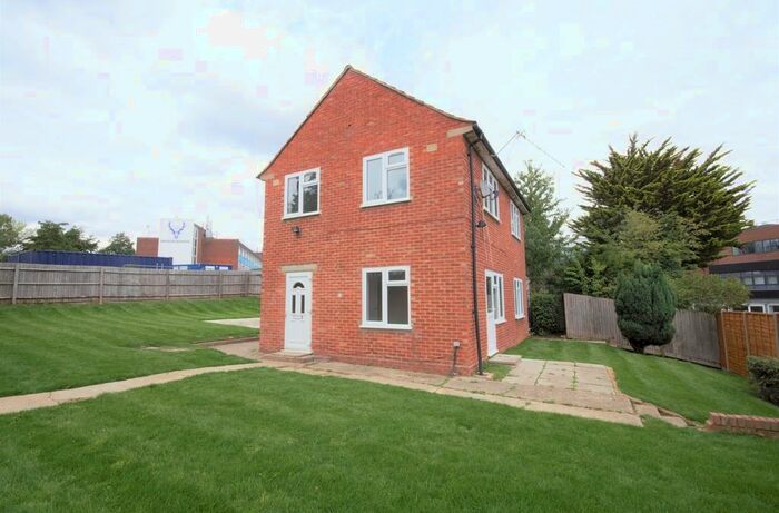 3 Bedroom Detached House To Rent In School House, Wiltshire Lane, Pinner, HA5