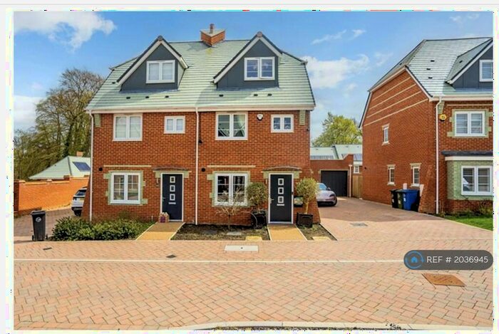 4 Bedroom Semi-Detached House To Rent In Kilty Place, High Wycombe, HP11