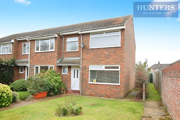 3 Bedroom Semi-Detached House For Sale In Harwood Close, Tewin, Welwyn, AL6