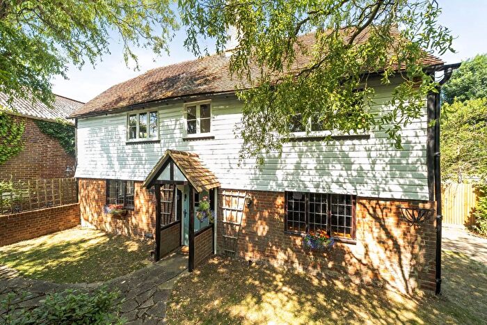 2 Bedroom Property For Sale In Headcorn Road, Smarden, Ashford, TN27
