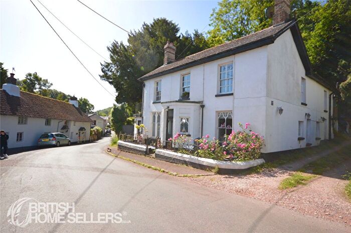 2 Bedroom Flat For Sale In Combeinteignhead, Newton Abbot, Devon, TQ12