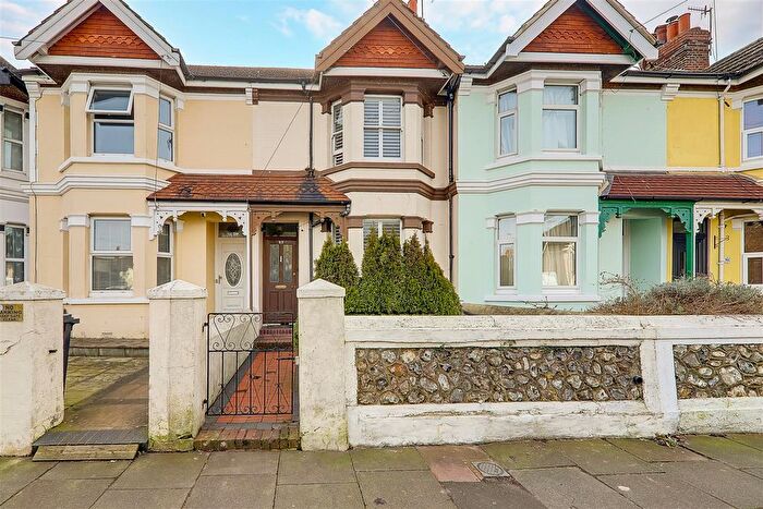 3 Bedroom Terraced House For Sale In Queen Street, Broadwater, Worthing, West Sussex, BN14