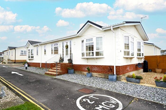 2 Bedroom Park Home For Sale In Chickerell Road, Chickerell, Weymouth, DT3