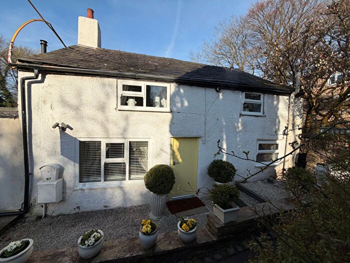 2 Bedroom Cottage To Rent In Riding Gate, Harwood, Bolton, BL2