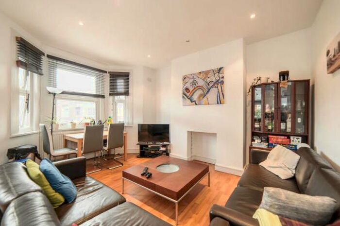 2 Bedroom Flat To Rent In Handforth Road, Oval, SW9