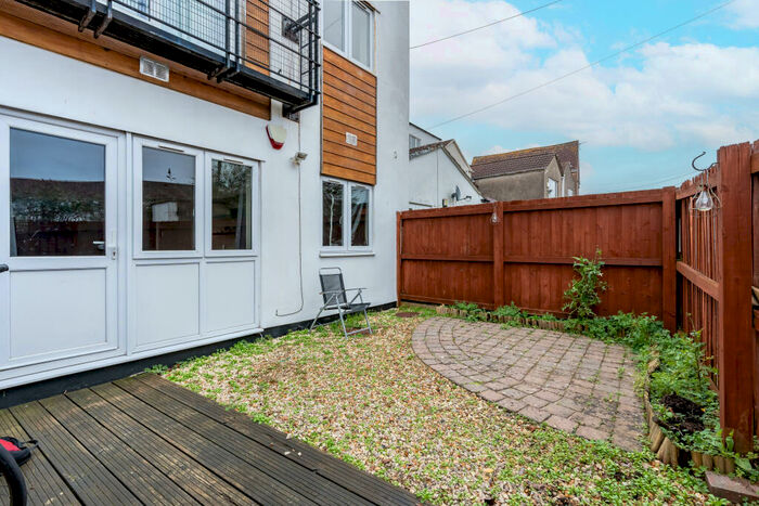 1 Bedroom Flat For Sale In Fishponds Road, Fishponds, Bristol, BS16