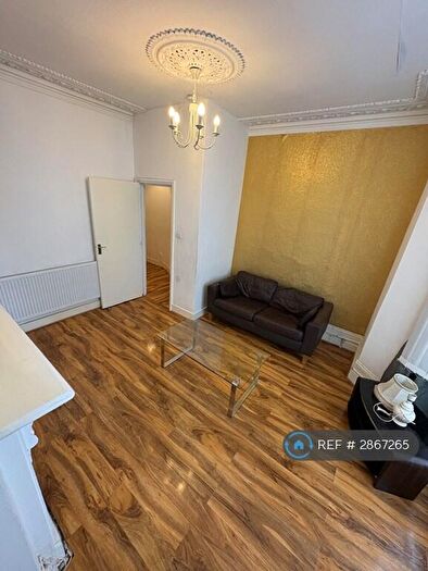 2 Bedroom Flat To Rent In Broad Lane, London, N15