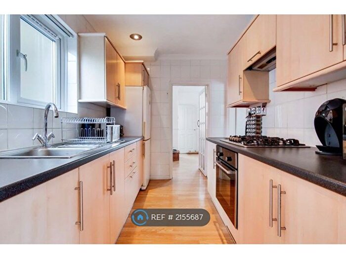 3 Bedroom Semi-Detached House To Rent In Bynes Road, South Croydon, CR2