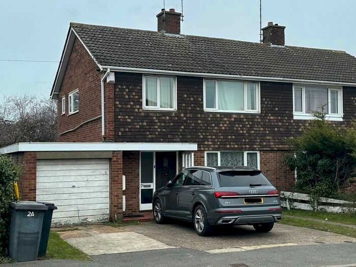 2 Bedroom Flat To Rent In Eldon Way, Hockley, SS5