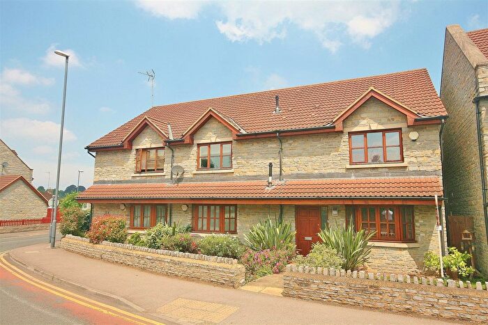 1 Bedroom Flat To Rent In Trescothick Close, Keynsham, Bristol, BS31