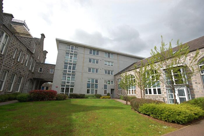 2 Bedroom Flat To Rent In Dee Village, City Centre, Aberdeen, AB11