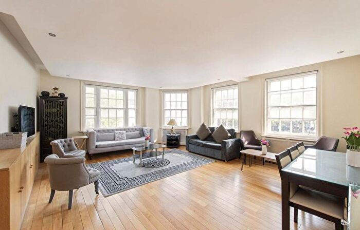 3 Bedroom Apartment To Rent In Baker Street, Marylebone, London, NW1