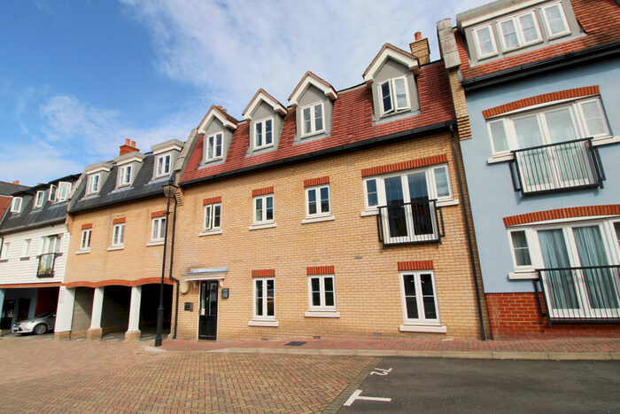 1 Bedroom Flat To Rent In Rocheforte House, Rochford, SS4