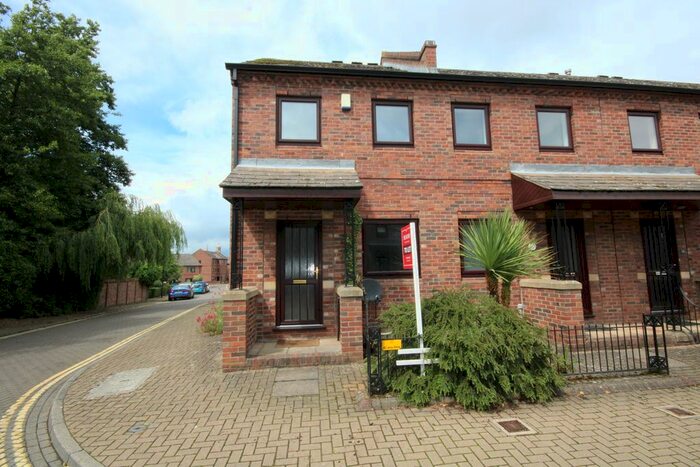 2 Bedroom End Of Terrace House To Rent In Fewster Way, York, YO10