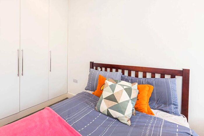2 Bedroom Apartment To Rent In Kingsland Passage, Dalston Junction, E8