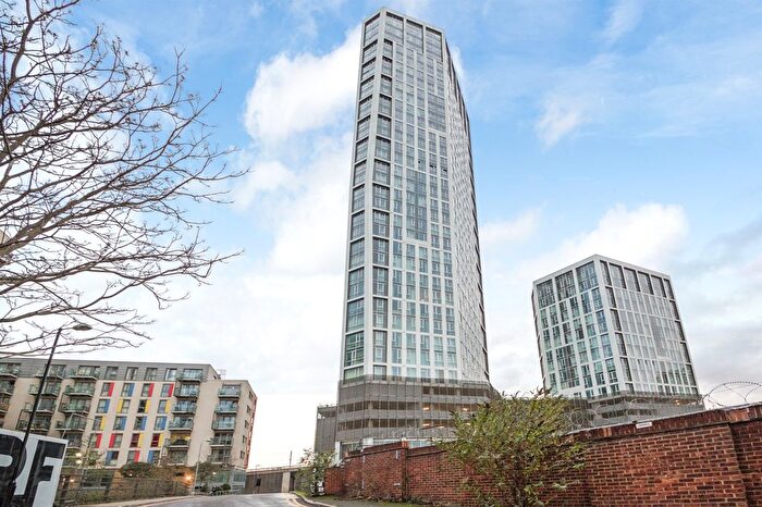 1 Bedroom Flat To Rent In High Street, Stratford, London, E15