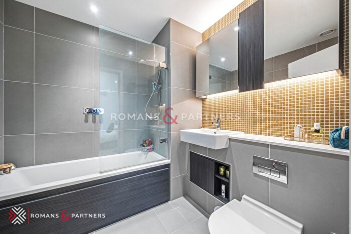 2 Bedroom Flat To Rent In Arber House, Southall, UB1