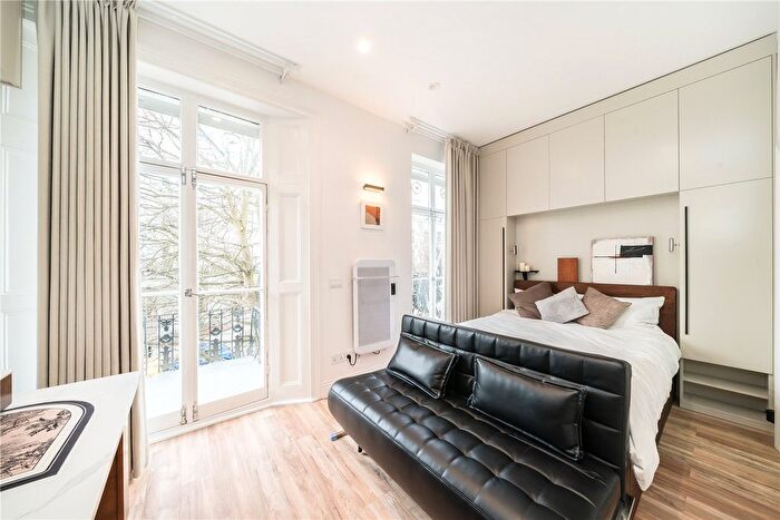 Studio To Rent In Hereford Road, London, W2