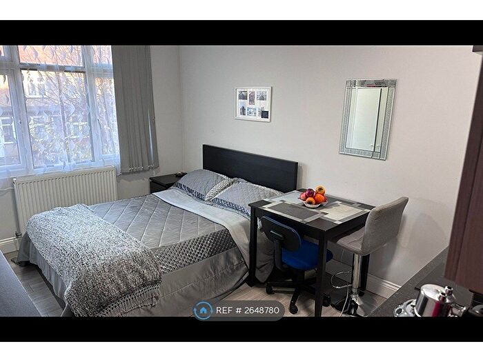 Studio To Rent In Ethelbert Gardens, Ilford, IG2